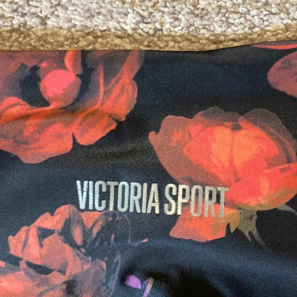 Victoria’s Secret Sport Leggings black and red roses M - Picture 12 of 14